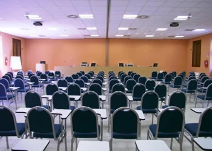 卡韦基亚酒店 3* 萨索马可尼